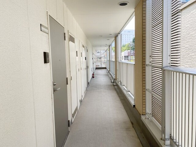 ロビー　共用廊下