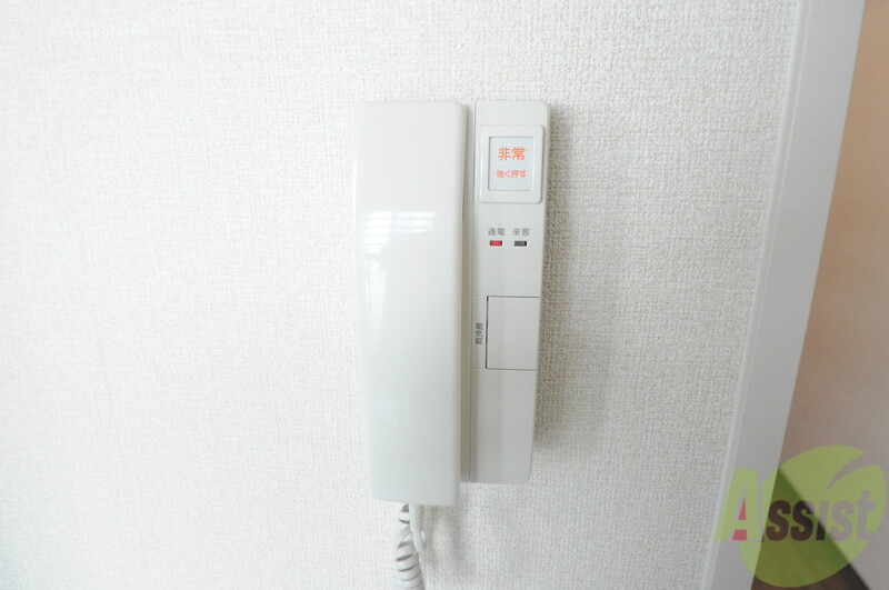 セキュリティ　来客はインターフォンで確認してからドアを開けてくださいね