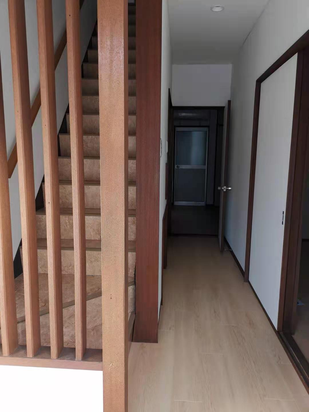 千種区三丁目戸建の玄関写真