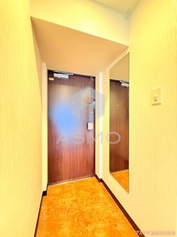 玄関　※9階はホワイトカラーのお部屋です
