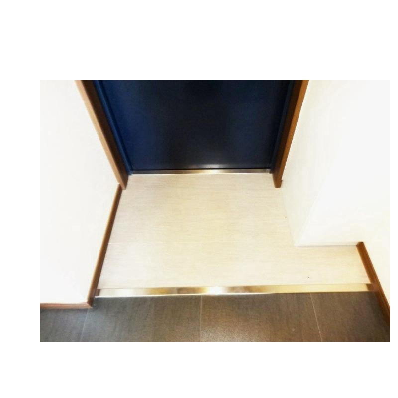 玄関　玄関はシンプルがベストですね☆