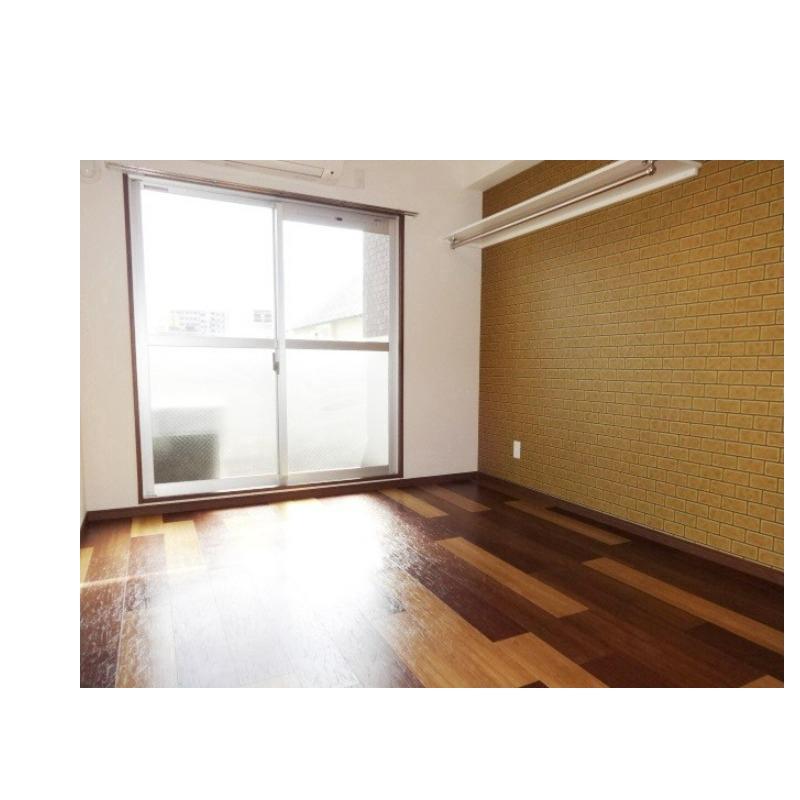 その他部屋・スペース　窓辺からの陽射しが暖かなお部屋♪