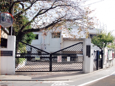 小学校　目黒区立烏森小学校（小学校）まで393m
