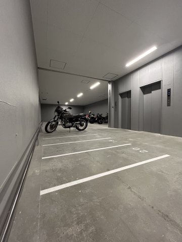 駐車場　ローレルタワー堺筋本町　バイク置場
