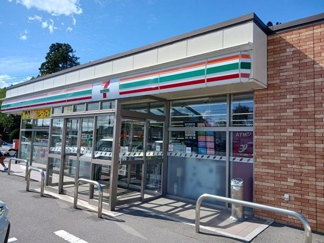 コンビニ　セブンイレブン八戸小田店（コンビニ）まで1000m