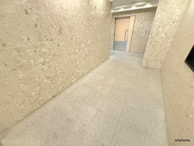 地下鉄長堀鶴見緑地線 西長堀駅 徒歩5分 13階建 築24年の外観写真