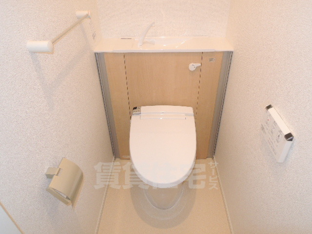 ＪＲ阪和線 鳳駅 徒歩6分 3階建 築11年のトイレ写真