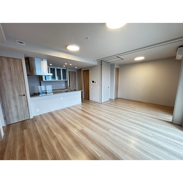 URAWA THE TOWERの居間写真