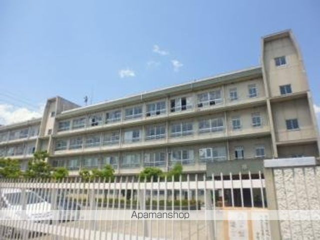 中学校　茨木市立太田中学校（中学校）まで856m