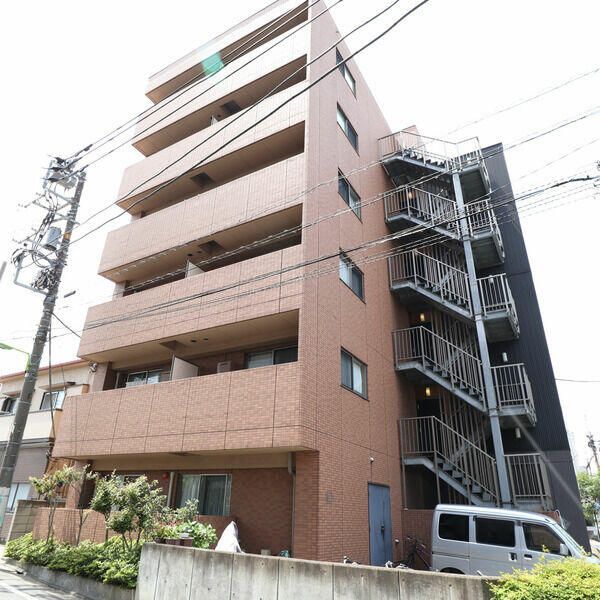 建物外観　鉄筋造・総戸数は14戸です。