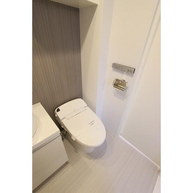 都営大江戸線 麻布十番駅 徒歩2分 14階建 築12年のトイレ写真