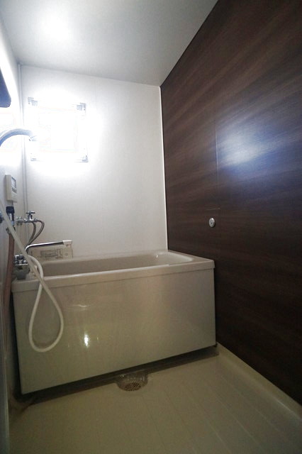 バス・シャワールーム　参考写真（同建物別部屋のものです）※家具は配置イメージです。