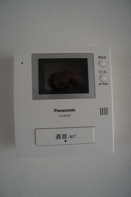 セキュリティ　参考写真（同建物別部屋のものです）※家具は配置イメージです。