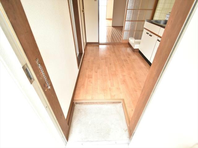 丸元ビルの玄関写真