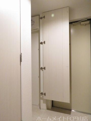 収納　シューズボックス
