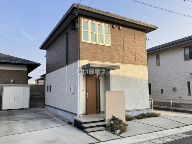 ＪＲ山陰本線 東山公園駅 徒歩17分 2階建 築6年の玄関写真
