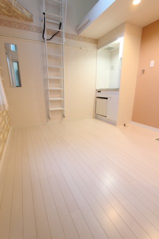 ユナイト戸部メルボルンの杜の居間写真