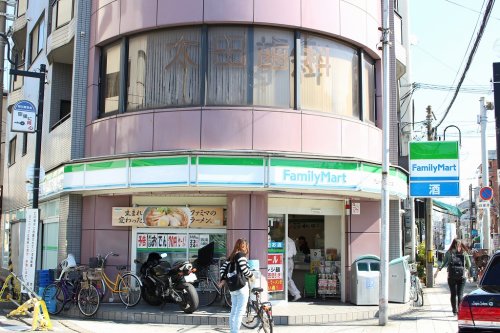 コンビニ　ファミリーマート アムト相川駅前店（コンビニ）まで191m