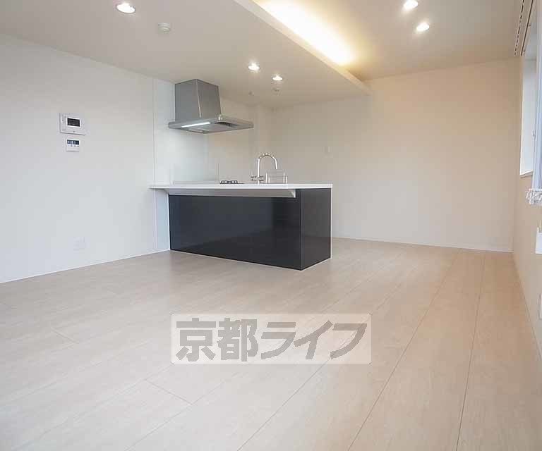 居室・リビング　間接照明がオシャレなリビングです。