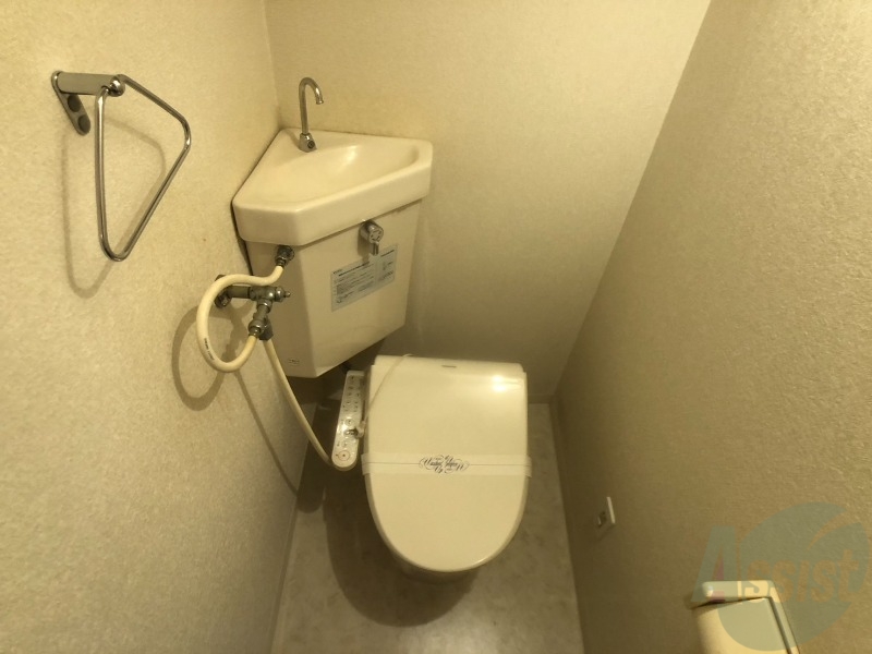 トイレ　こちらはトイレです。清潔感があり、安心して使用できます。