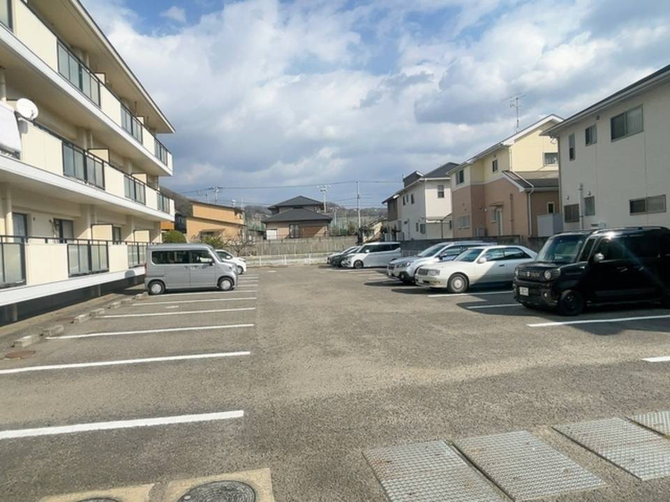駐車場　駐車場