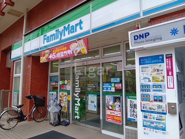 コンビニ　ファミリーマート小石川ゆたて坂店（コンビニ）まで110m