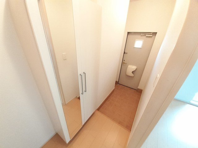 玄関　収納もある玄関です