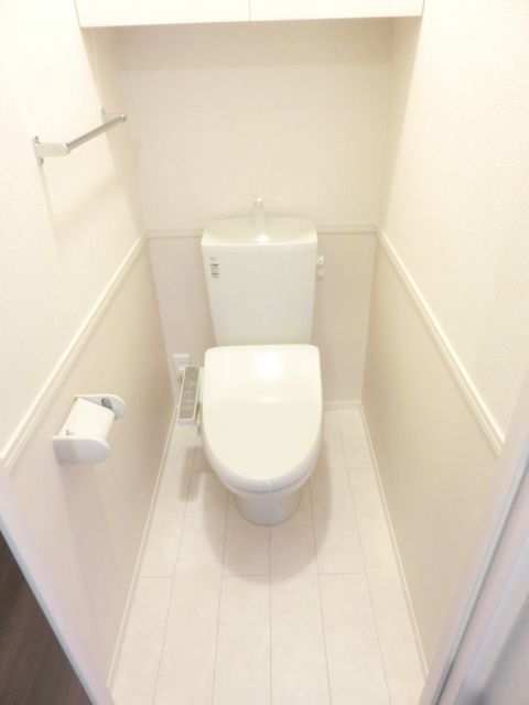 トイレ　ウォシュレット付きです。