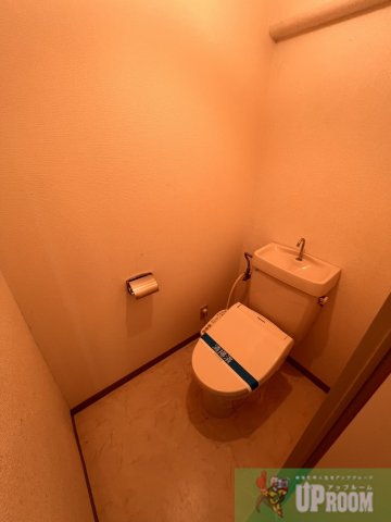 ＪＲ中央本線 神領駅 徒歩9分 4階建 築34年のトイレ写真