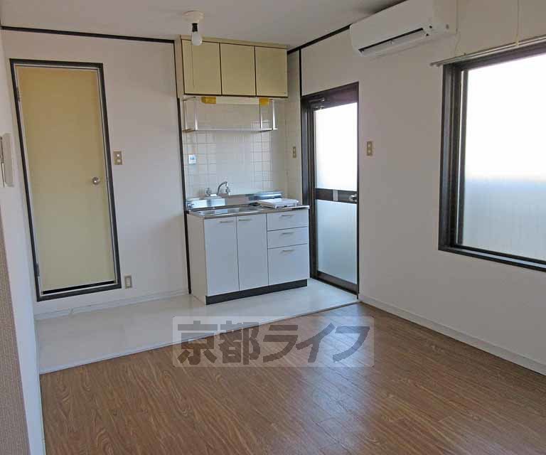 居室・リビング　フローリングで落ち着いたデザインのお部屋です！