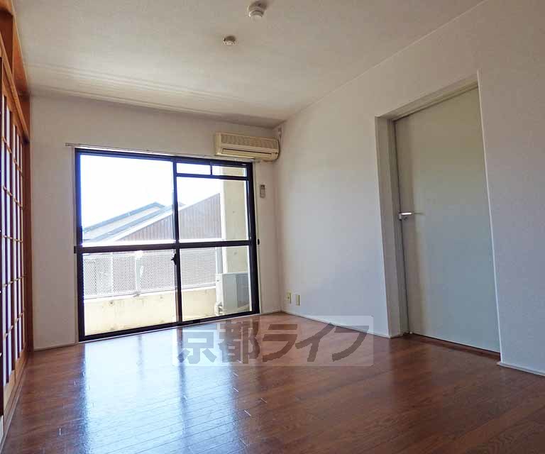居室・リビング　広いお部屋です。