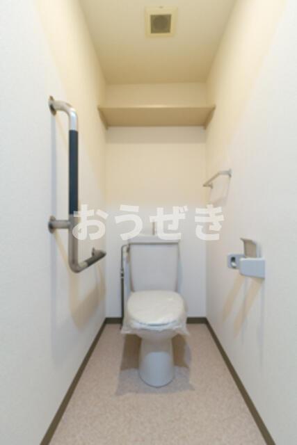 トイレ　※写真は同タイプ住戸です。