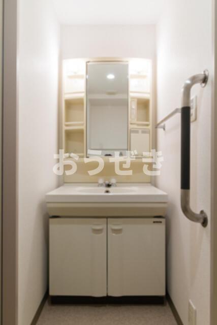 洗面設備　※写真は同タイプ住戸です。