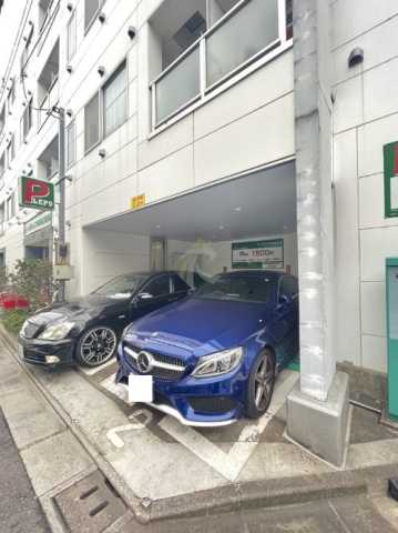 駐車場　ホワイトヒルズ