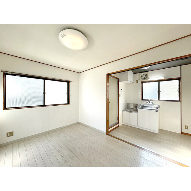 居室・リビング　明るいお部屋です
