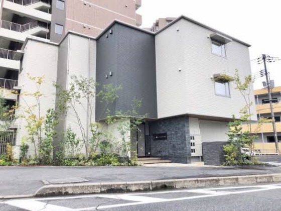 メゾンルララ 西古松の外観写真