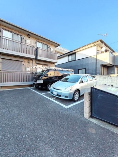 駐車場　駐車場