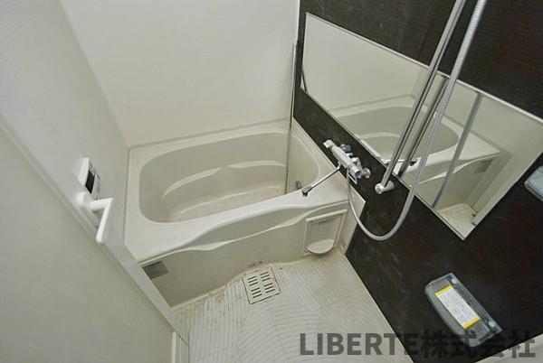 西鉄天神大牟田線 西鉄平尾駅 徒歩10分 12階建 築12年の風呂写真