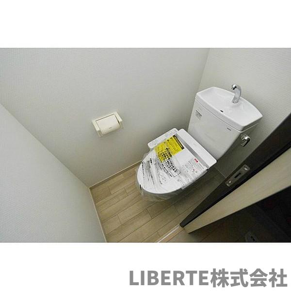 西鉄天神大牟田線 西鉄平尾駅 徒歩10分 12階建 築12年のトイレ写真