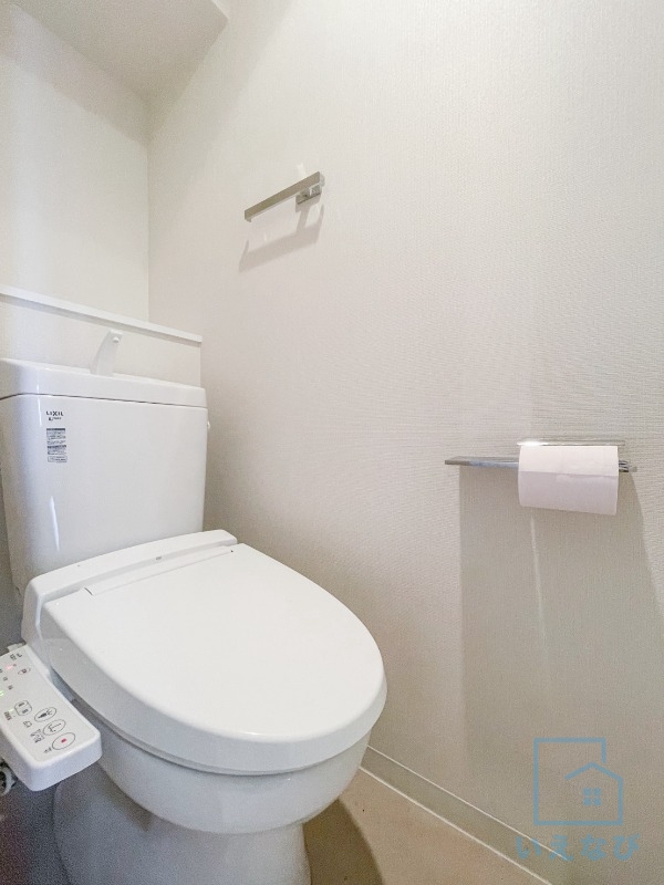 南海高野線 難波駅 徒歩5分 13階建 築12年のトイレ写真