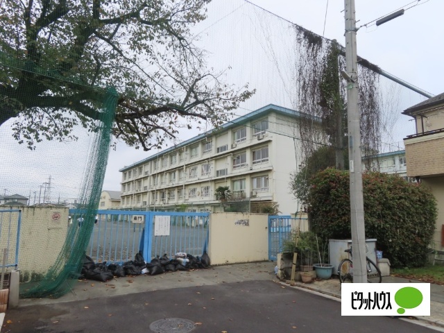 中学校　小平市立小平第六中学校（中学校）まで994m