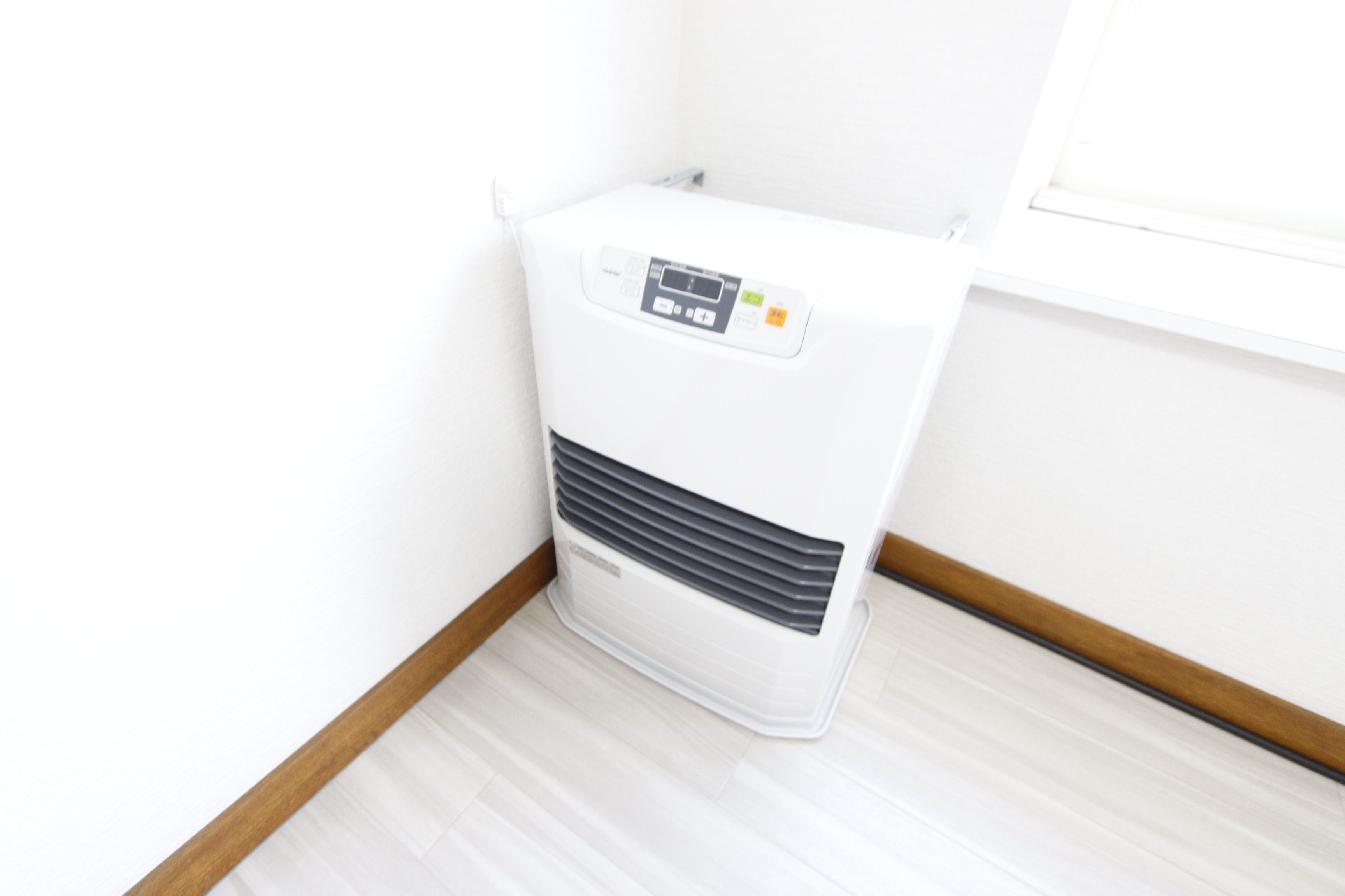 その他設備　灯油ＦＦ暖房機