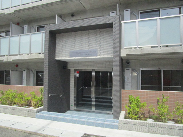 エントランス　防犯カメラ設置済み！