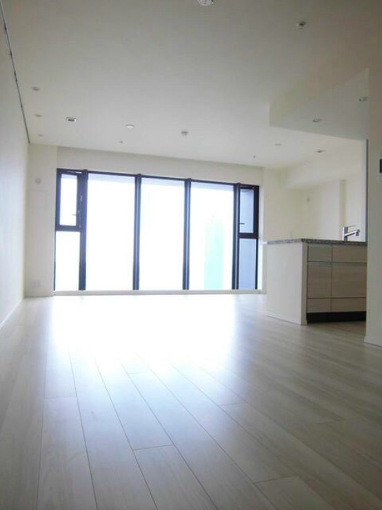 DEUX TOURS CANAL & SPA WESTの居間写真