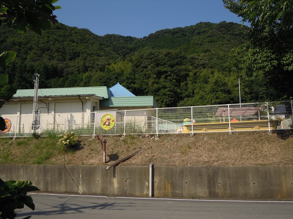 【ドリームハイツ出石Ｃ棟の幼稚園・保育園】