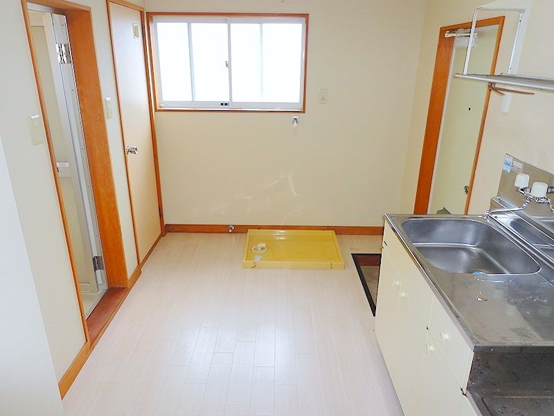 キッチン　キッチンスペース。居室側から