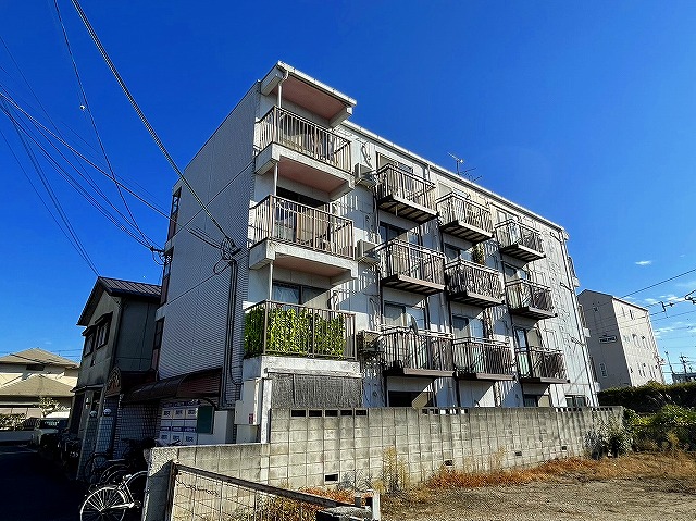 奈良市南京終西町のマンションの建物外観