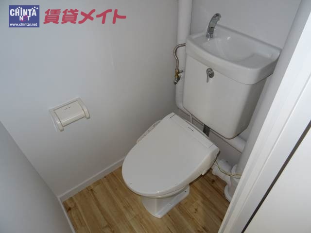 【松阪市久保町のマンションのトイレ】