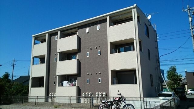 名古屋市中川区中郷のアパートの建物外観