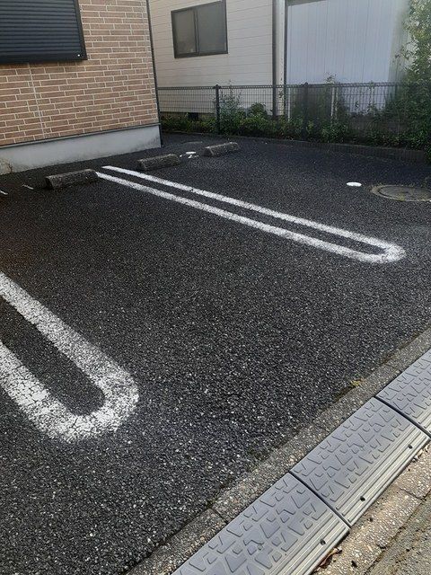 【フォレストガーデンIIの駐車場】